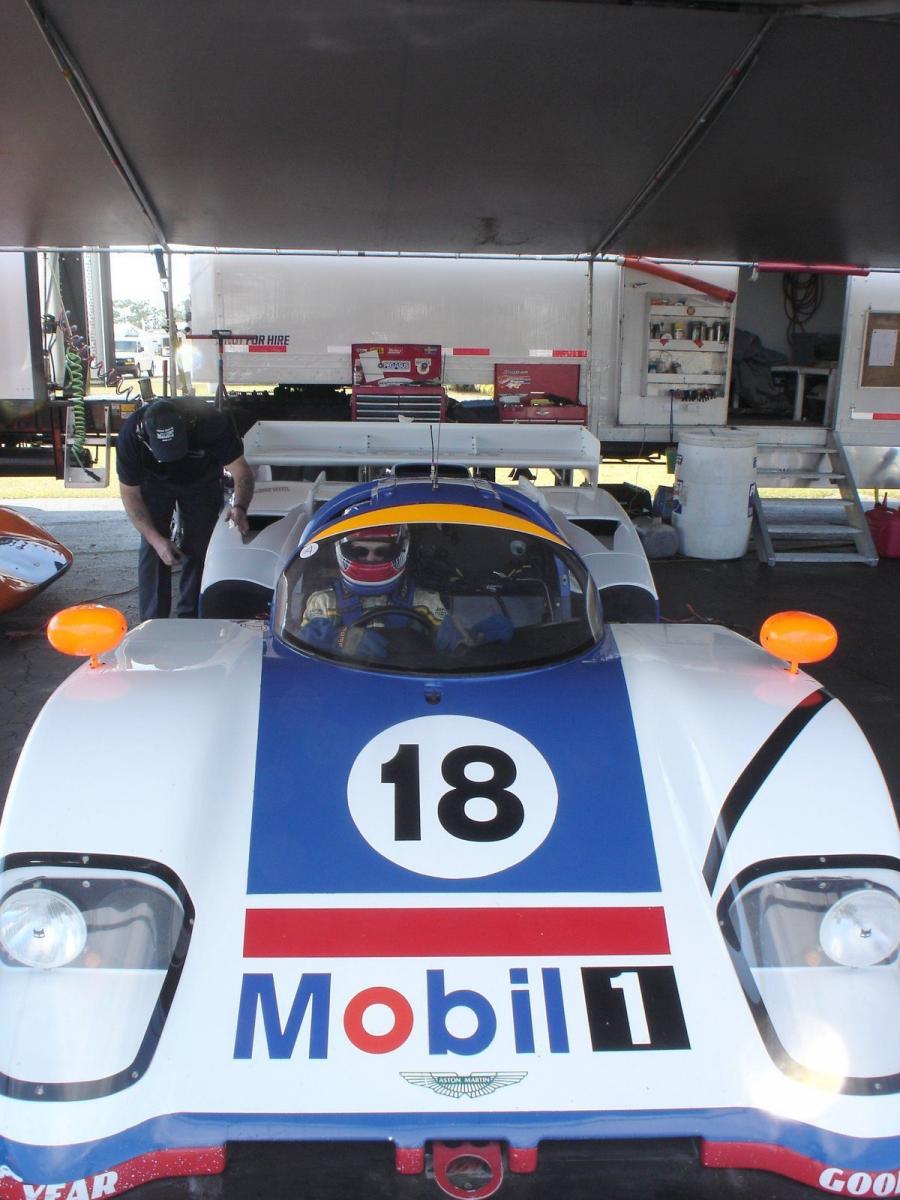  Aston Martin AMR1 1988 года  (фото 17 из 44)